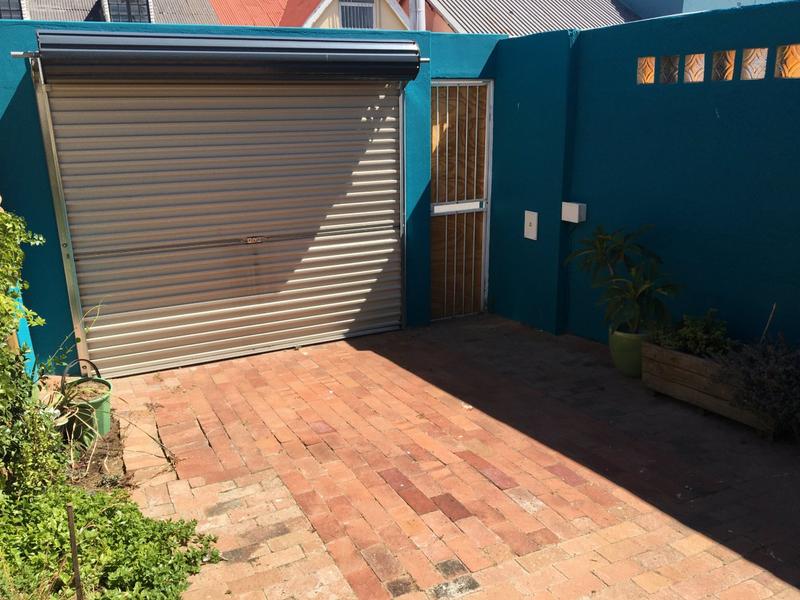 1 Bedroom Property for Sale in Woodstock Western Cape